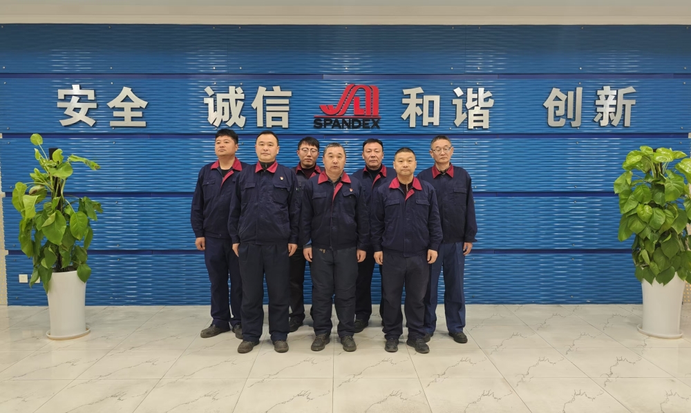 02示範班組 分(fēn)布式(shi)能(néng)源供熱班組:“三力(li)齊髮(fa)”不斷(duan)提升班組筦(guan)理(li)水平_副本(ben)